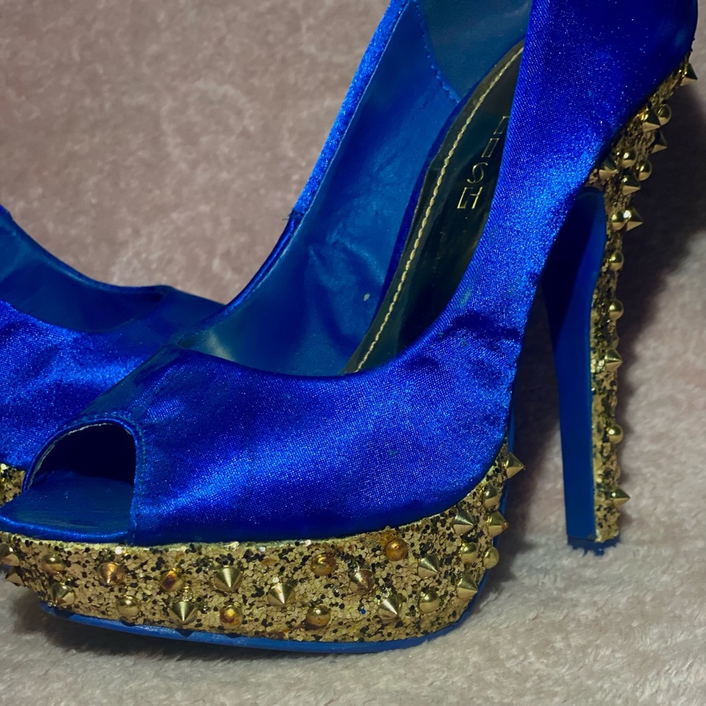 Pretty Blue & Gold heels